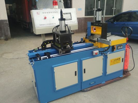 CNC-machine voor het snijden van aluminium Automatische enkelkopmachine voor het snijden van aluminium