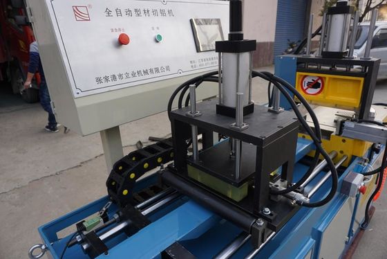 CNC-machine voor het snijden van aluminium Automatische enkelkopmachine voor het snijden van aluminium