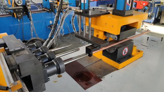 SG40NC Pipe End Forming Machine Vier Station Operatie Voor 2 inch Steel Pipe Shrinking